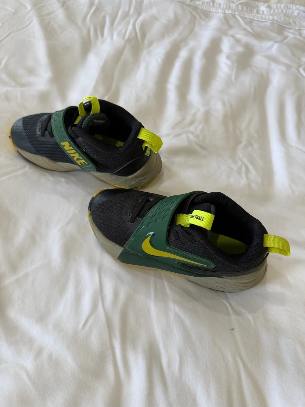 Nike Kids Black, Green & Yellow Strap Sneakers